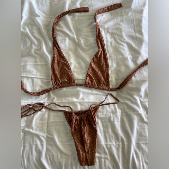 Stone Fox Bikini ✨HOST PICK✨ - Picture 4 of 5